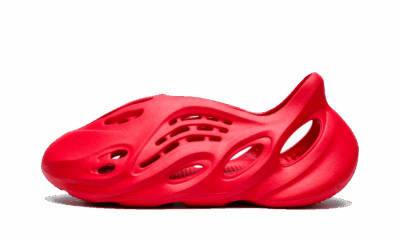YEEZY FOAM RNNR VERMILLION